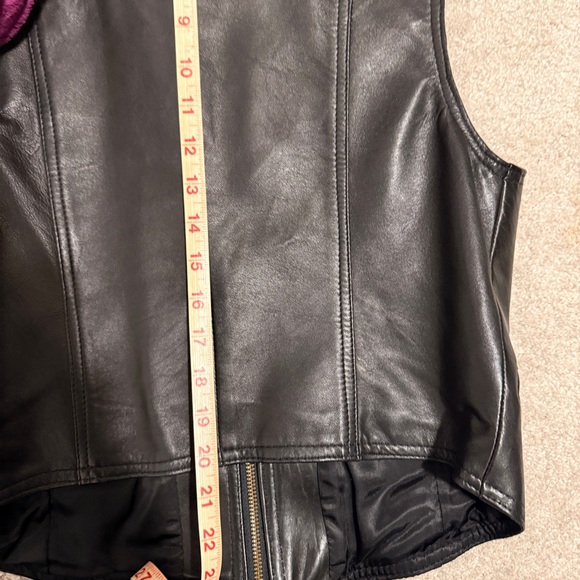 BLACK (GENUINE) LEATHER VEST WITH BRSS ZIPPER 🖤 - Picture 4 of 6